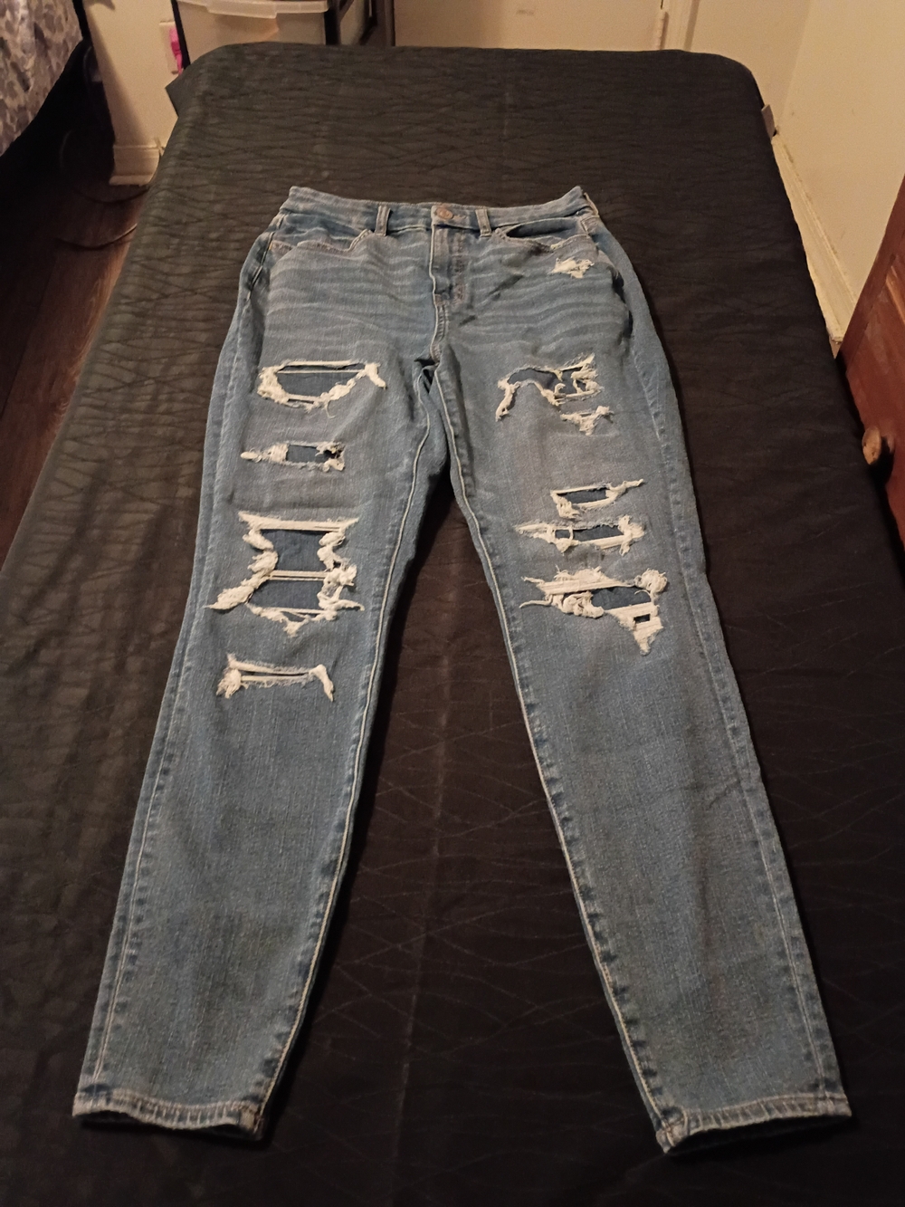 American Eagle Outfitters Women's Skinny Ripped Light Blue Jeans